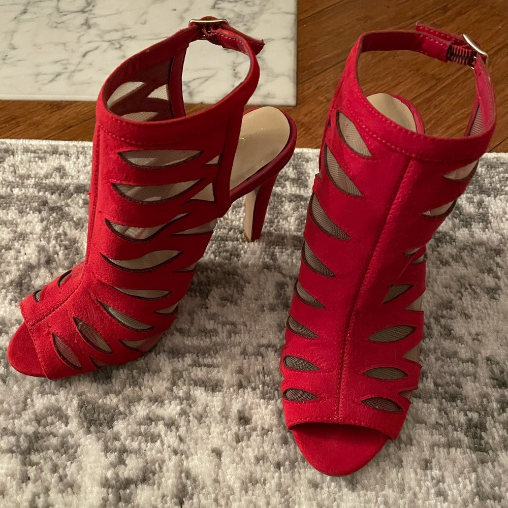 Red 4in heels